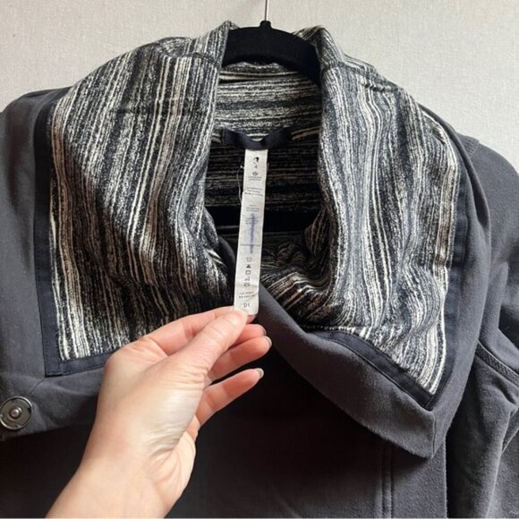 Lululemon Athletica Savanna Wrap cowl neck jacket Sz 4 - Picture 9 of 12